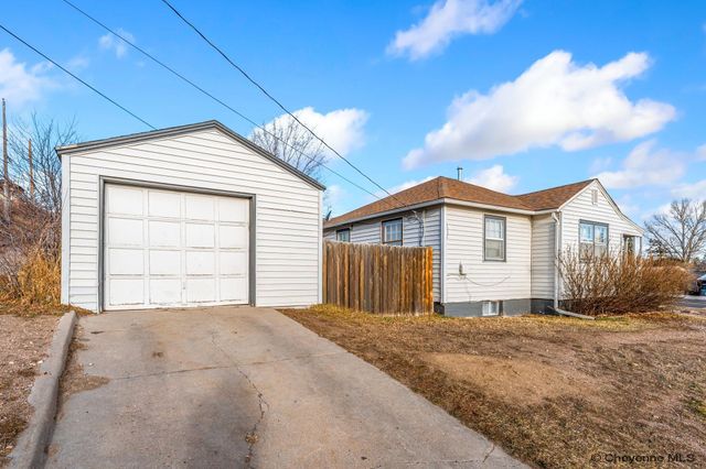 1851 E PERSHING BLVD, Cheyenne, WY 82001