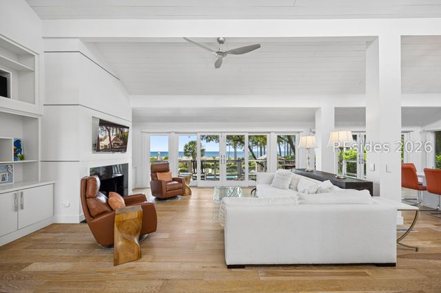 33 Ruddy Turnstone Rd, Hilton Head Island, SC 29928