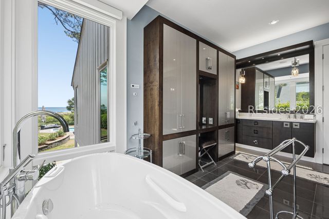 33 Ruddy Turnstone Rd, Hilton Head Island, SC 29928