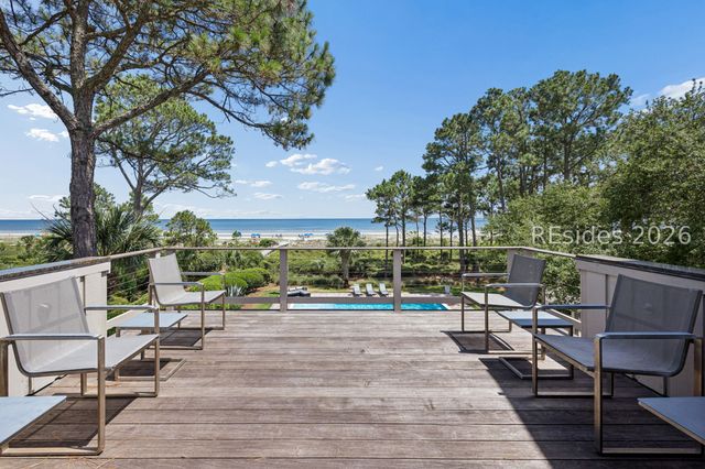 33 Ruddy Turnstone Rd, Hilton Head Island, SC 29928