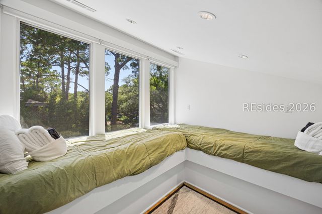 33 Ruddy Turnstone Rd, Hilton Head Island, SC 29928