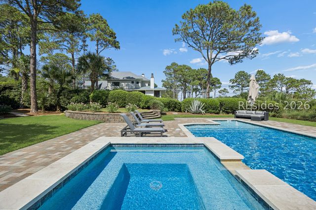 33 Ruddy Turnstone Rd, Hilton Head Island, SC 29928