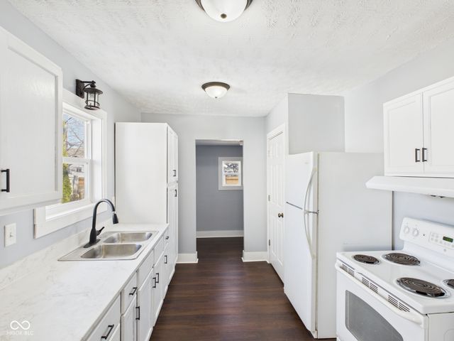 1728 Noble Street, Anderson, IN 46016