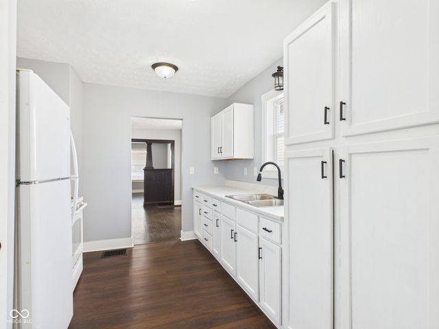 1728 Noble Street, Anderson, IN 46016