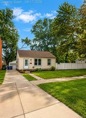 26225 Annapolis Street, Dearborn Heights, MI 48125