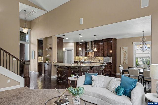 822 Majestic View Av SE, Salem, OR 97306