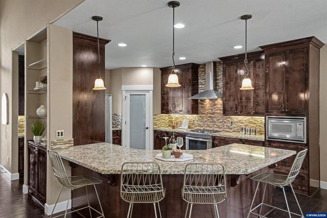 822 Majestic View Av SE, Salem, OR 97306