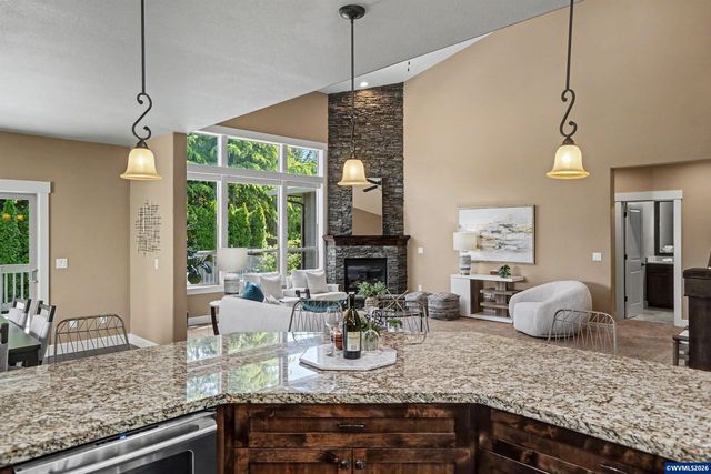 822 Majestic View Av SE, Salem, OR 97306