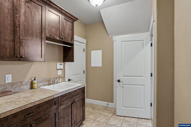 822 Majestic View Av SE, Salem, OR 97306