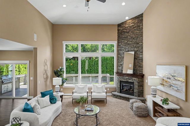822 Majestic View Av SE, Salem, OR 97306