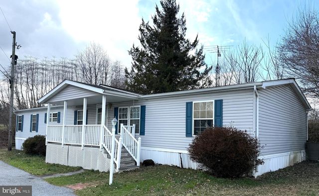 15 CRYSTAL DR, Manheim, PA 17545
