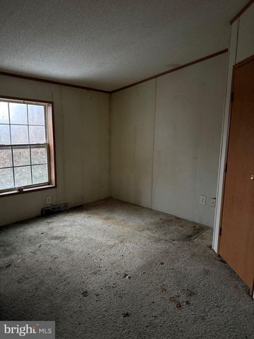 15 CRYSTAL DR, Manheim, PA 17545