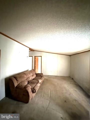 15 CRYSTAL DR, Manheim, PA 17545