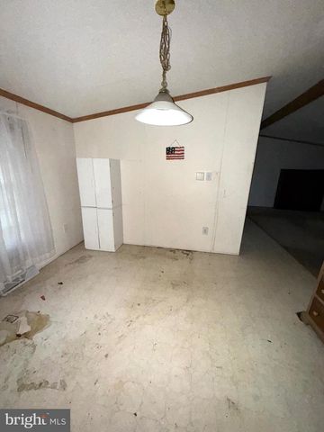 15 CRYSTAL DR, Manheim, PA 17545