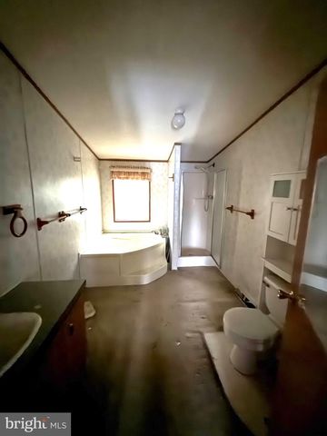 15 CRYSTAL DR, Manheim, PA 17545