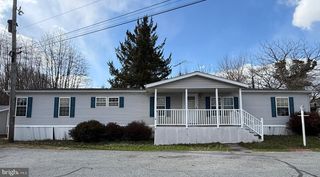15 CRYSTAL DR, Manheim, PA 17545