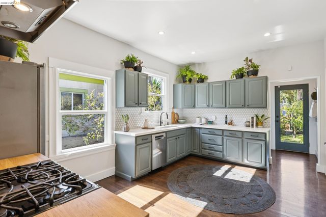 920 63Rd St, Oakland, CA 94608