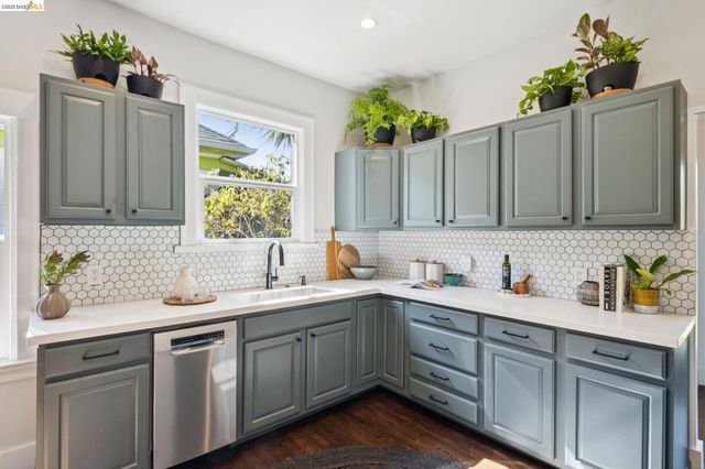 920 63Rd St, Oakland, CA 94608