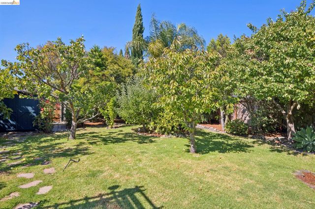 920 63Rd St, Oakland, CA 94608