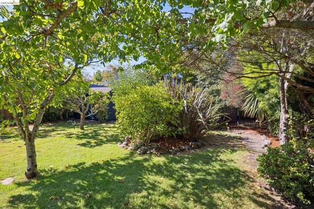 920 63Rd St, Oakland, CA 94608