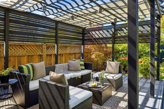 920 63Rd St, Oakland, CA 94608