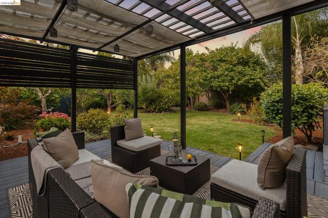 920 63Rd St, Oakland, CA 94608