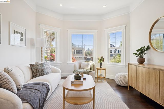 920 63Rd St, Oakland, CA 94608