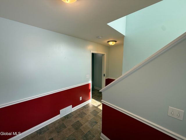 802 Royale Court, North Greenbush, NY 12180