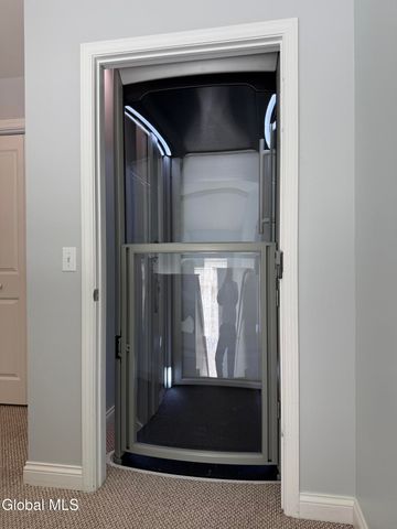 802 Royale Court, North Greenbush, NY 12180