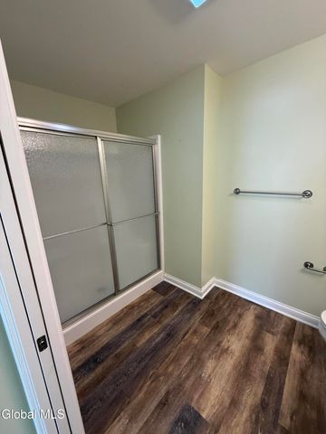 802 Royale Court, North Greenbush, NY 12180