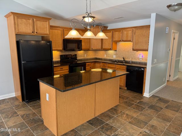 802 Royale Court, North Greenbush, NY 12180