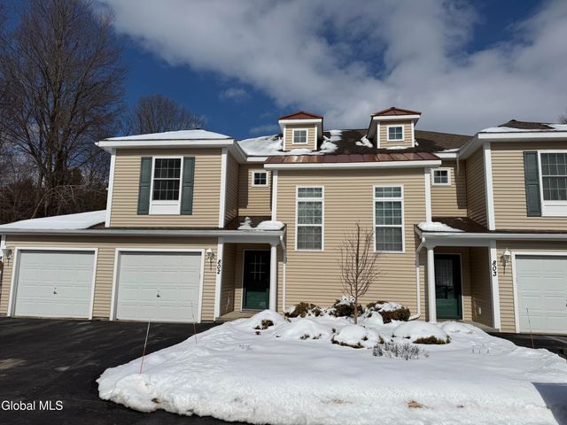 802 Royale Court, North Greenbush, NY 12180