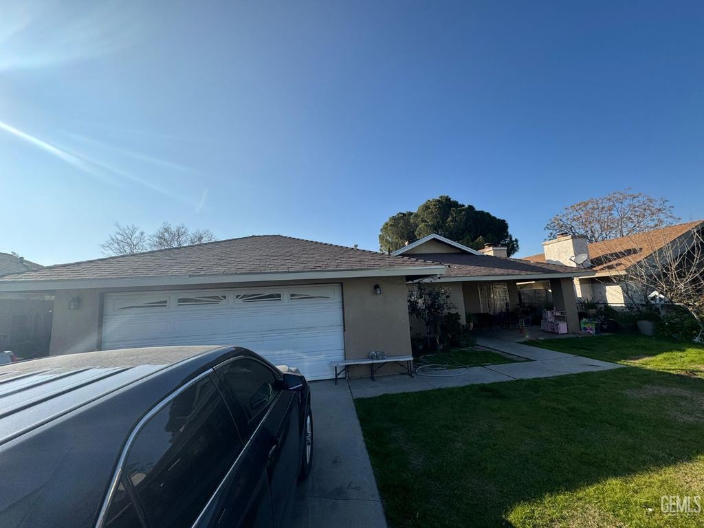5817 Osborne Court, Bakersfield, CA 93307