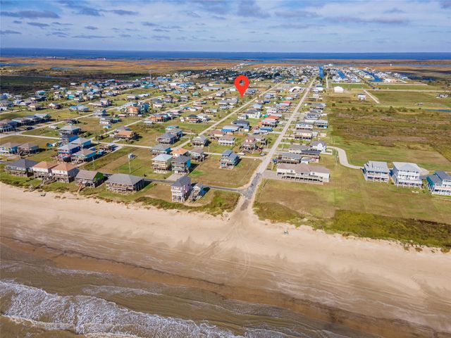 955 S Selwyn Road, Crystal Beach, TX 77650