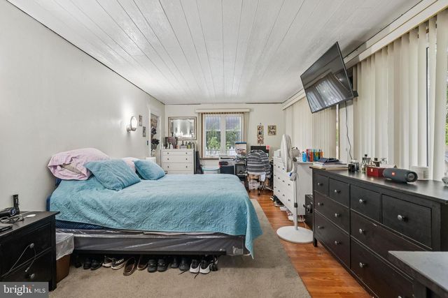 610 W CHESTNUT AVE, Merchantville, NJ 08109