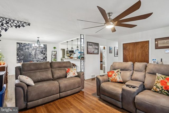 610 W CHESTNUT AVE, Merchantville, NJ 08109