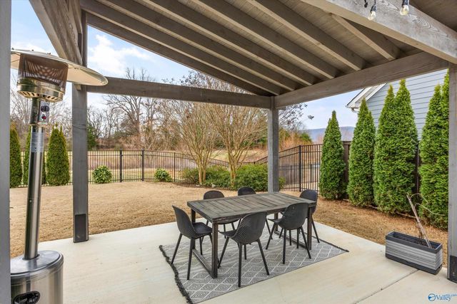 22 Astoria Lane SE, Gurley, AL 35748