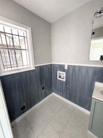 5636 Lester Granger Drive, Fort Worth, TX 76112