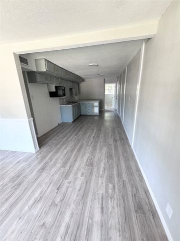 5636 Lester Granger Drive, Fort Worth, TX 76112