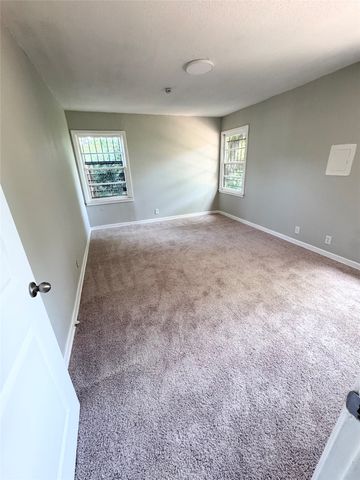 5636 Lester Granger Drive, Fort Worth, TX 76112
