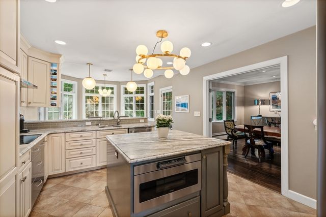 120 Cynthia Rd, Newton, MA 02459