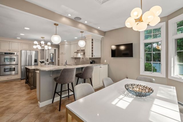 120 Cynthia Rd, Newton, MA 02459