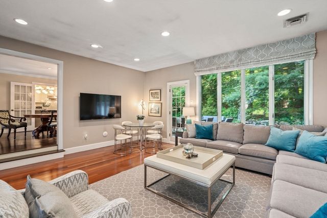 120 Cynthia Rd, Newton, MA 02459