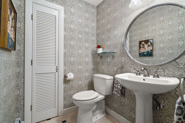 120 Cynthia Rd, Newton, MA 02459