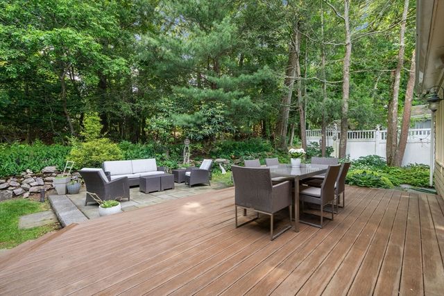 120 Cynthia Rd, Newton, MA 02459
