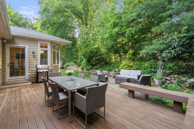 120 Cynthia Rd, Newton, MA 02459