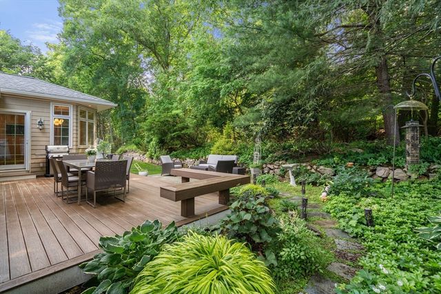120 Cynthia Rd, Newton, MA 02459
