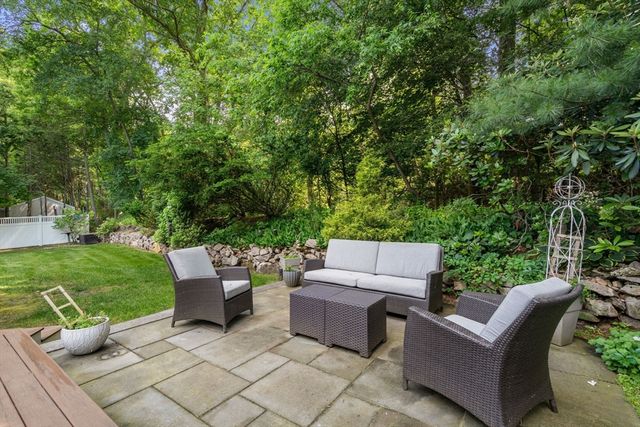 120 Cynthia Rd, Newton, MA 02459