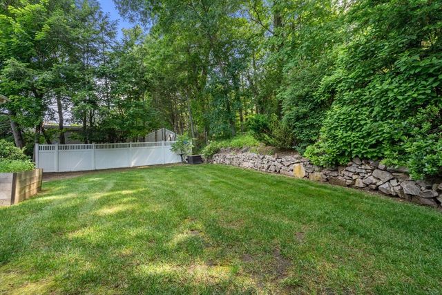 120 Cynthia Rd, Newton, MA 02459