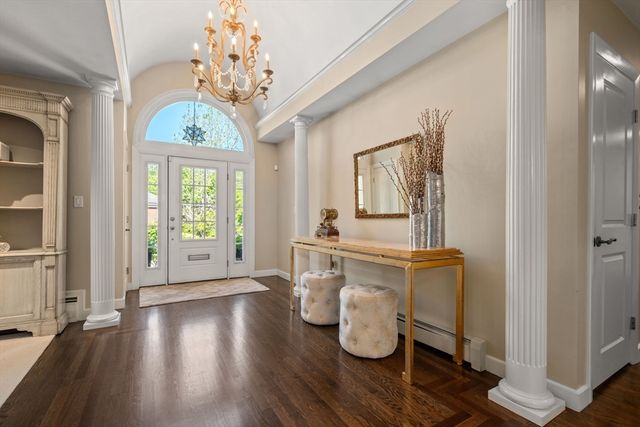 120 Cynthia Rd, Newton, MA 02459